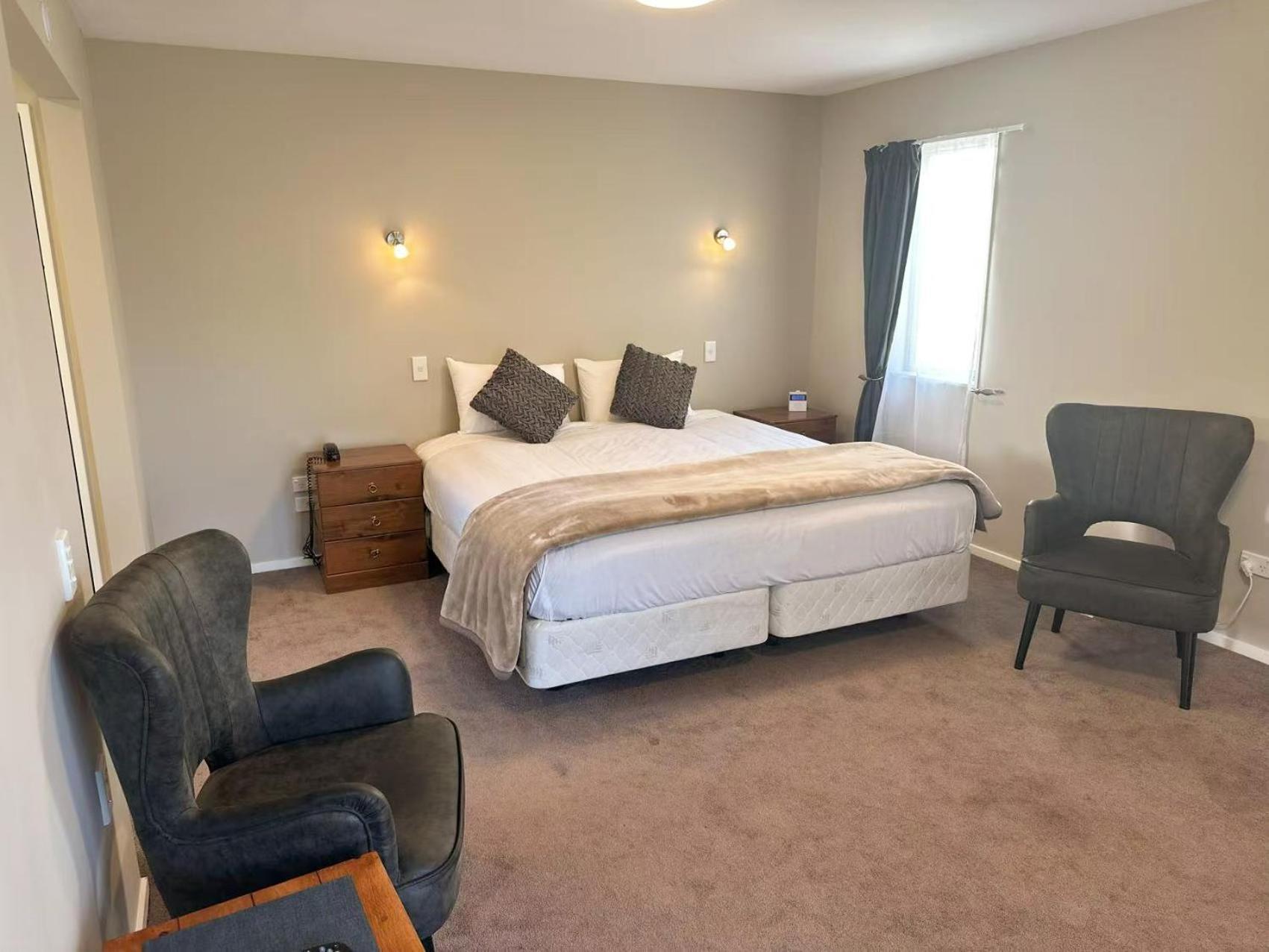 Castles & Driftwood 4* Nelson