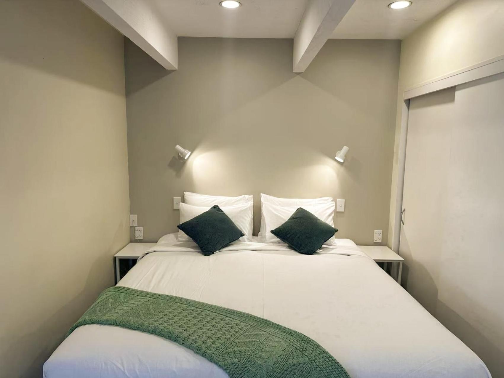 Castles & Driftwood 4*
