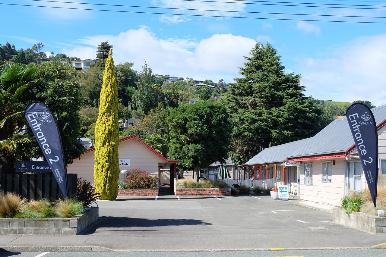 Castles & Driftwood Motel