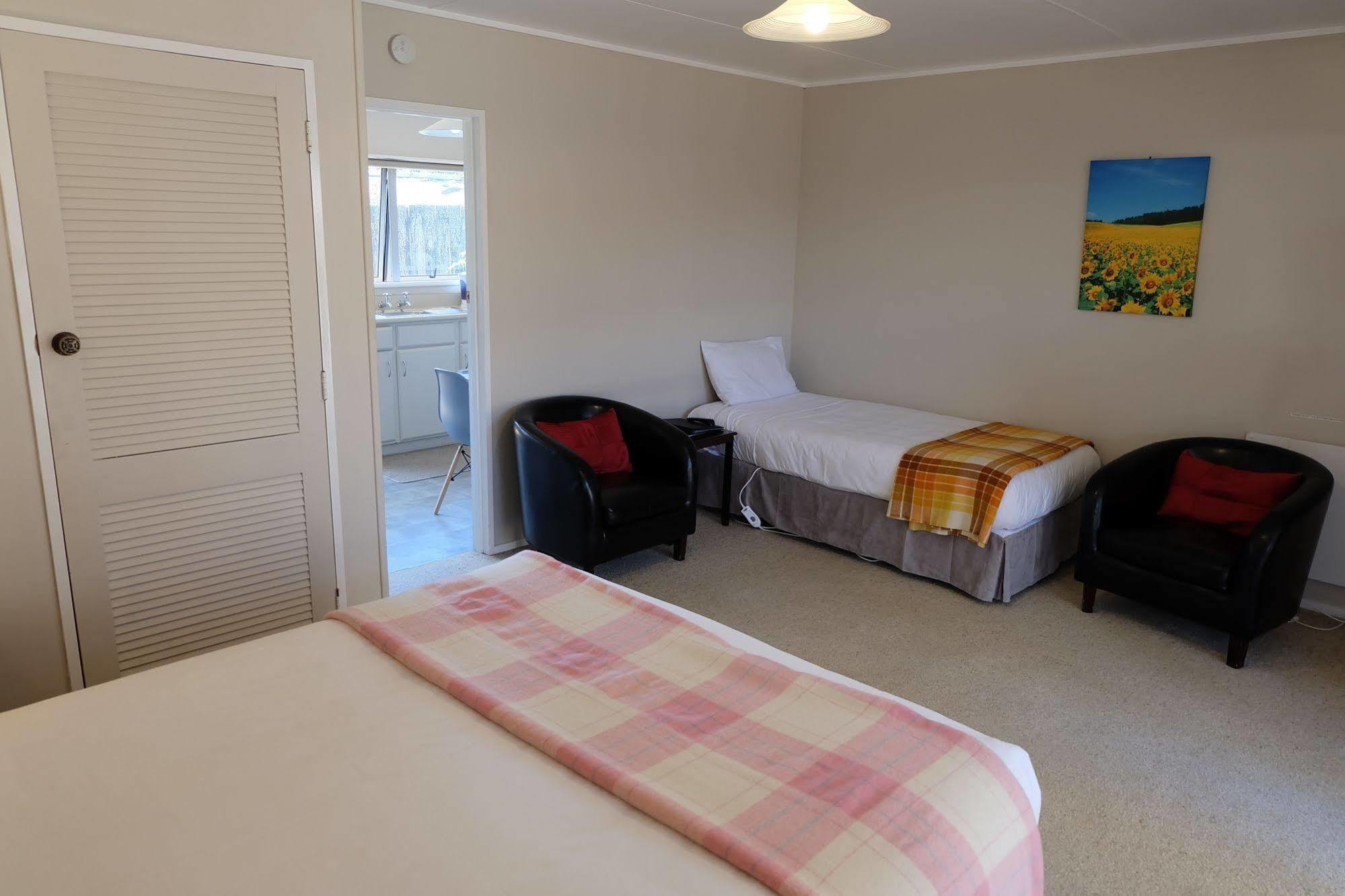 Castles & Driftwood 4* Nelson