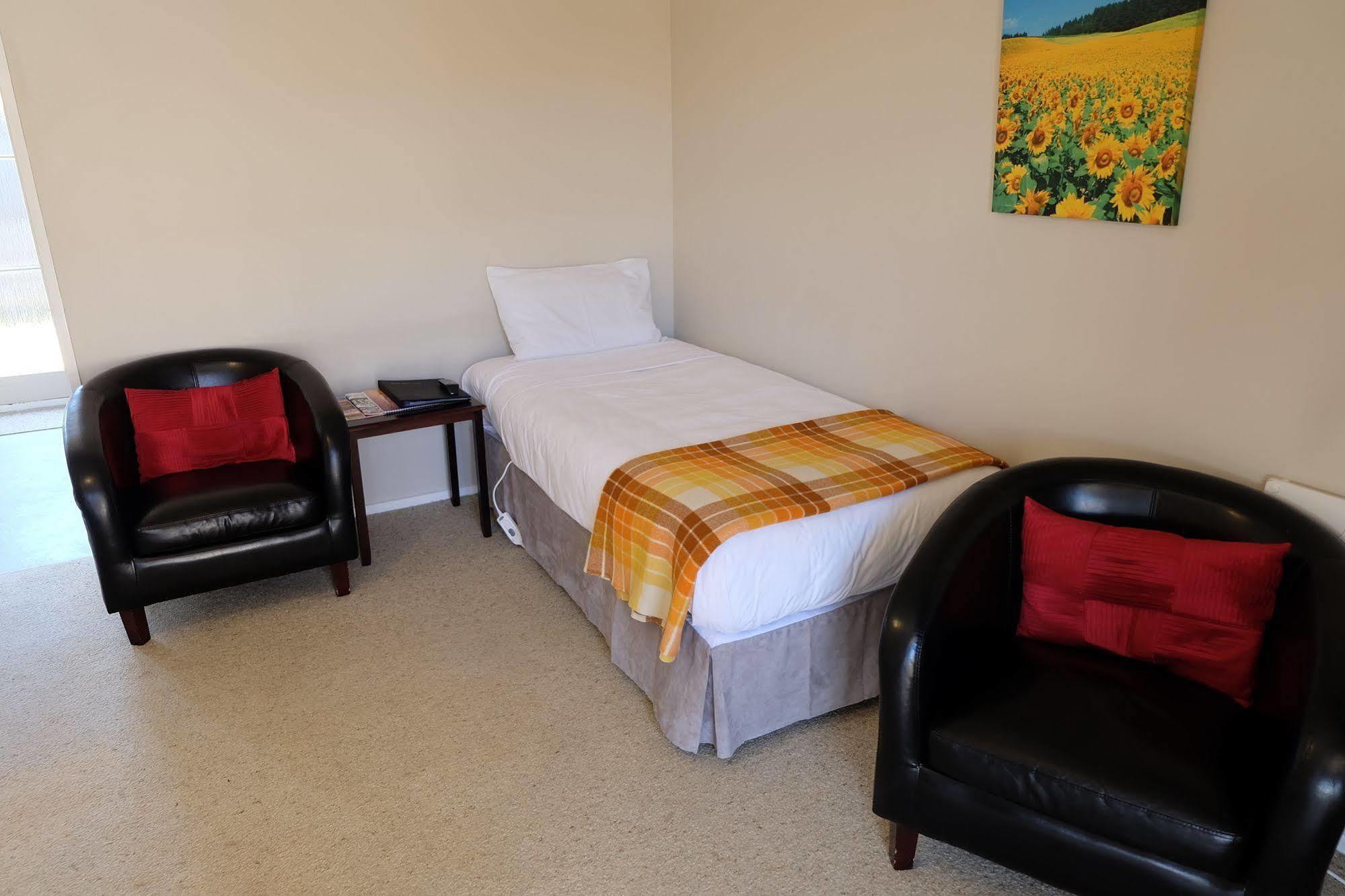 Castles & Driftwood 4* Nelson