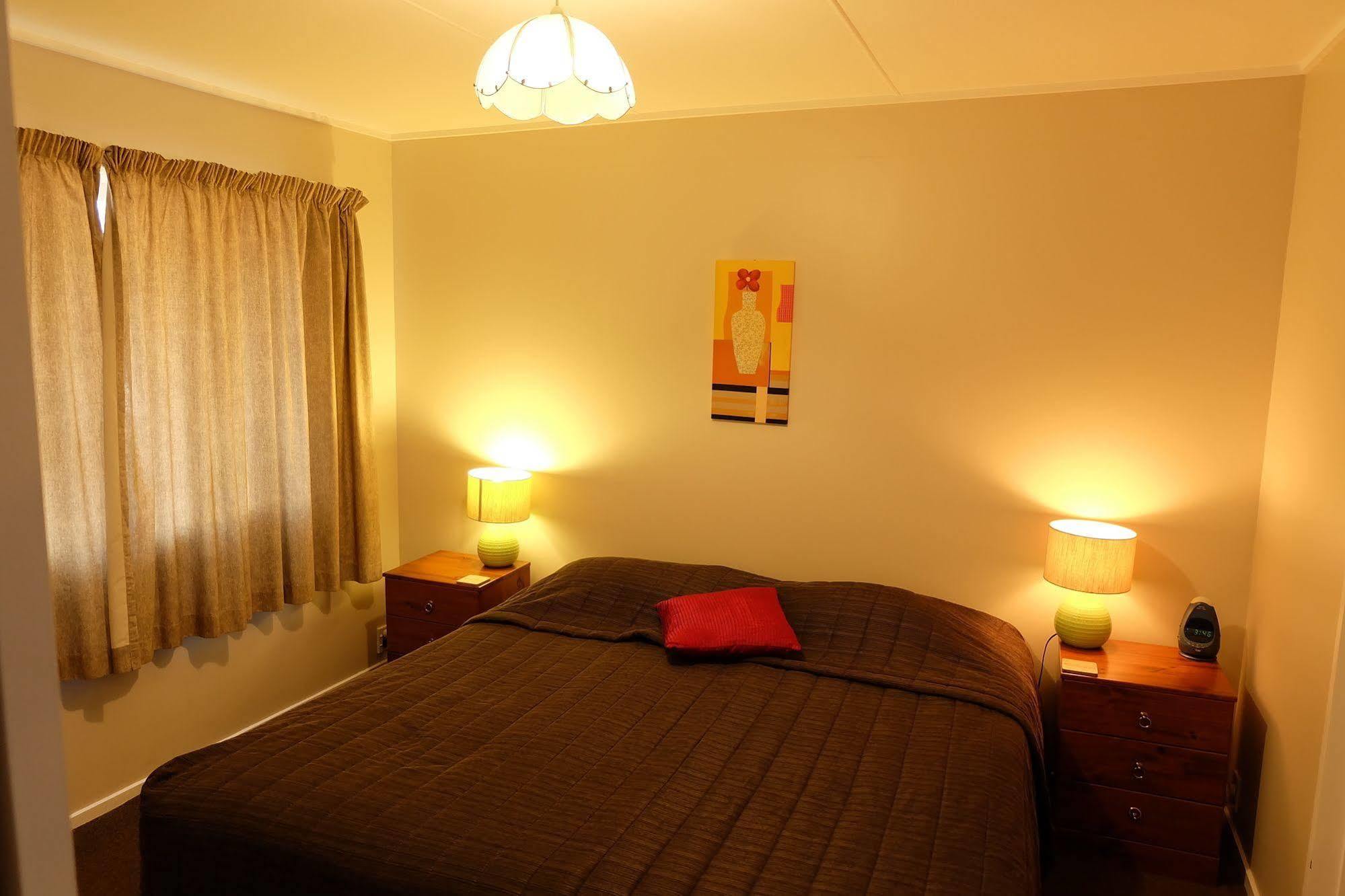 Castles & Driftwood 4* Nelson